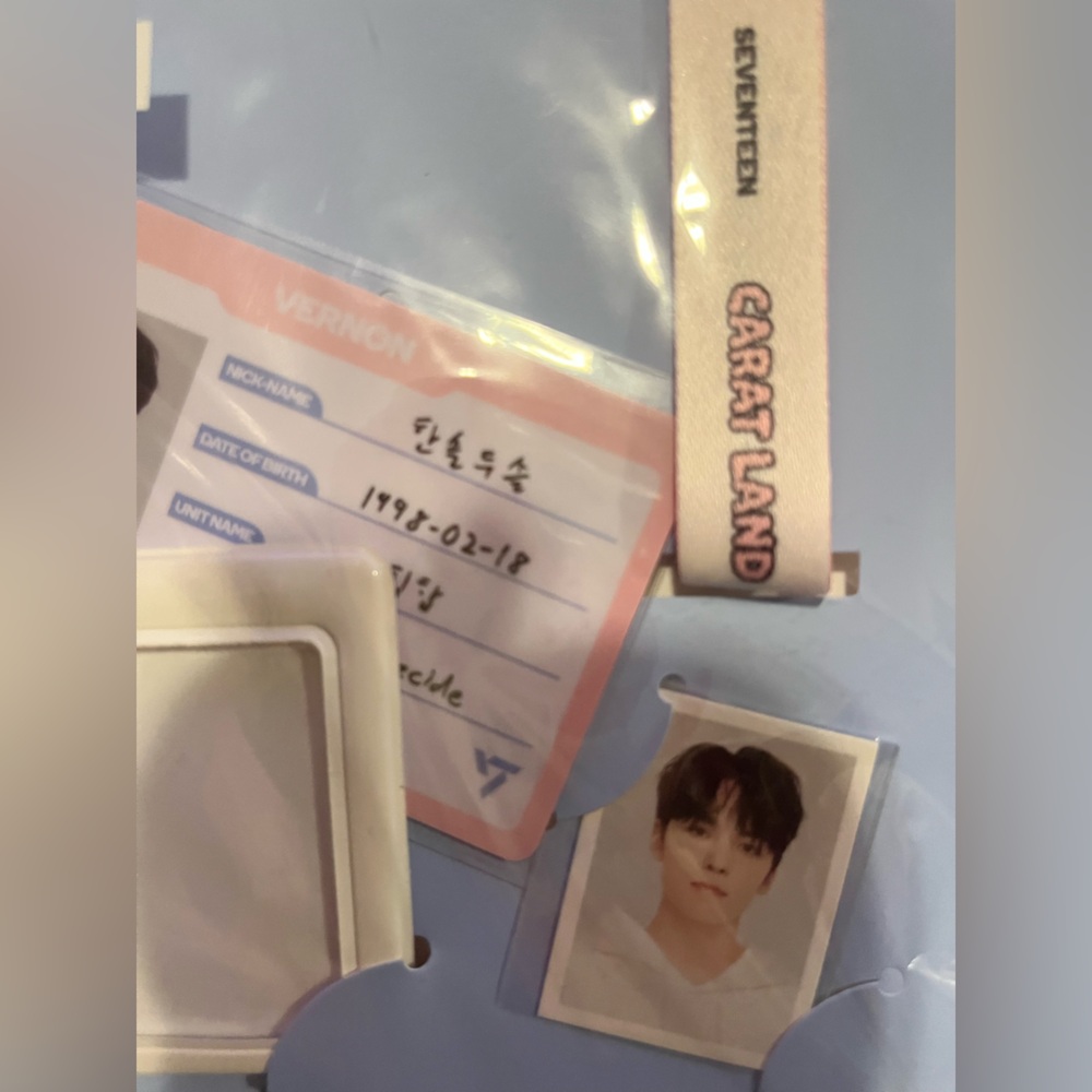 SEVENTEEN Carat Land Lanyard and Photocard Set VERNON edition KPOP